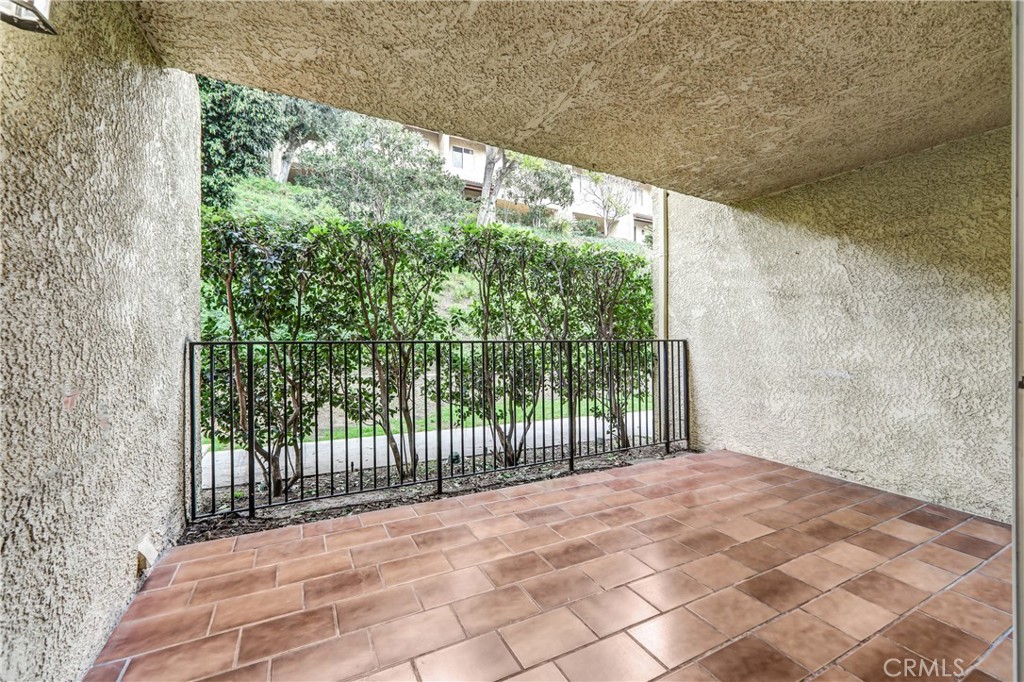 9637 Via Rimini, Unit 121 Burbank, CA 91504 - Photo 7 of 29