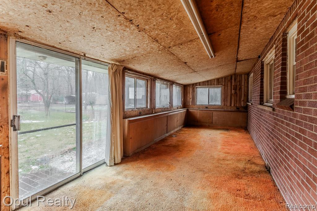 40295 Harris Road Belleville, MI 48111 - Photo 21 of 32