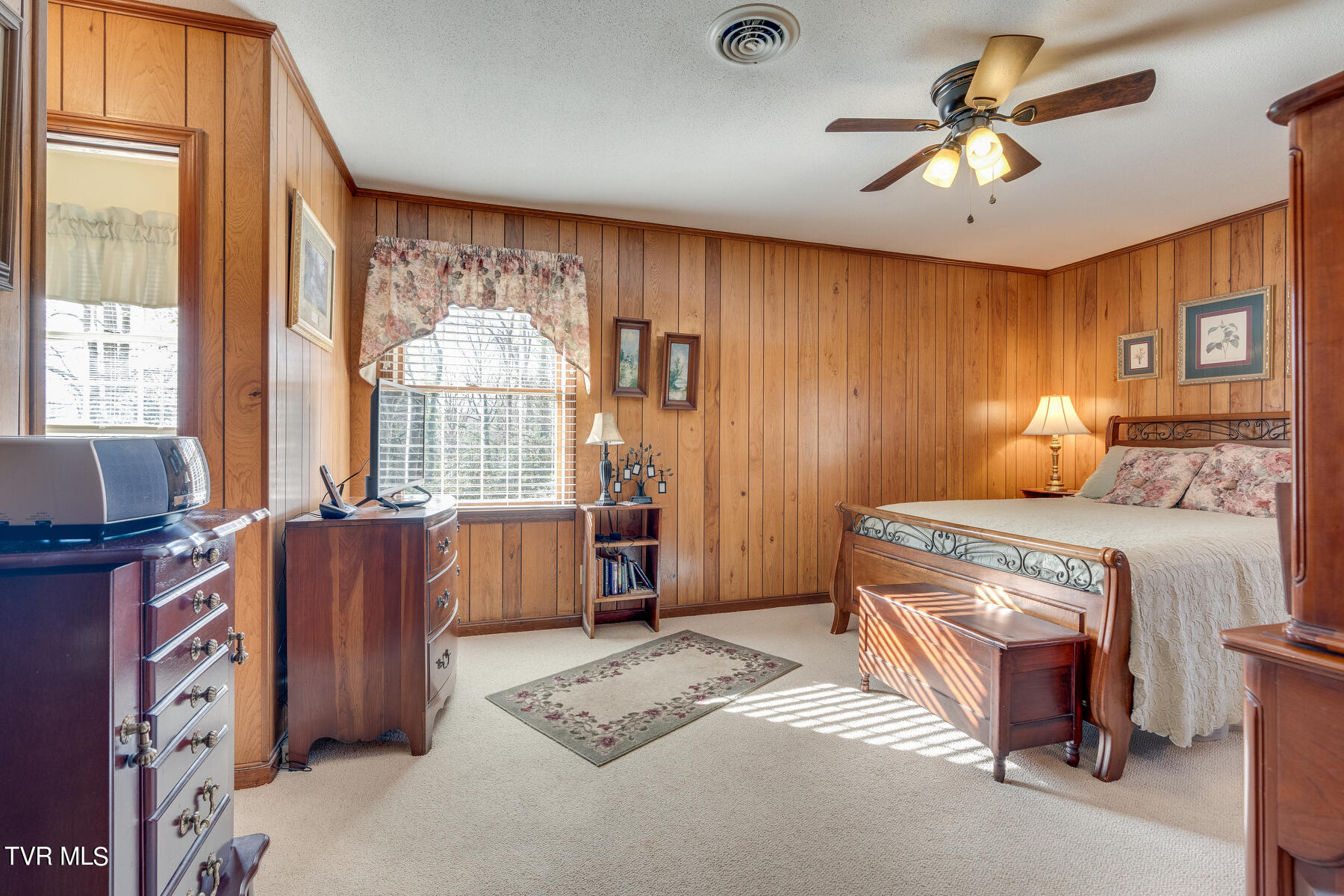 408 Robin Road Bristol, TN 37620 - Photo 15 of 42 015