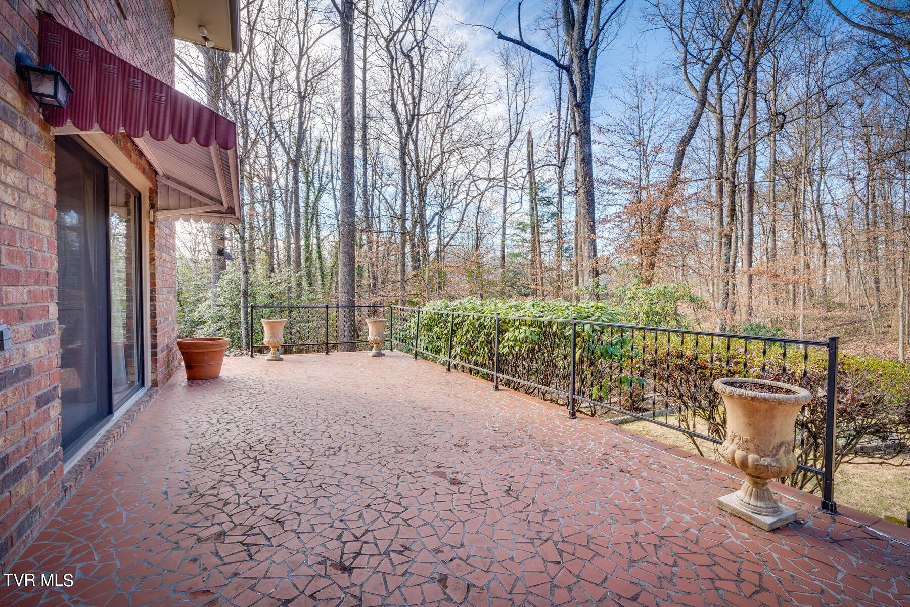 408 Robin Road Bristol, TN 37620 - Photo 35 of 42 035