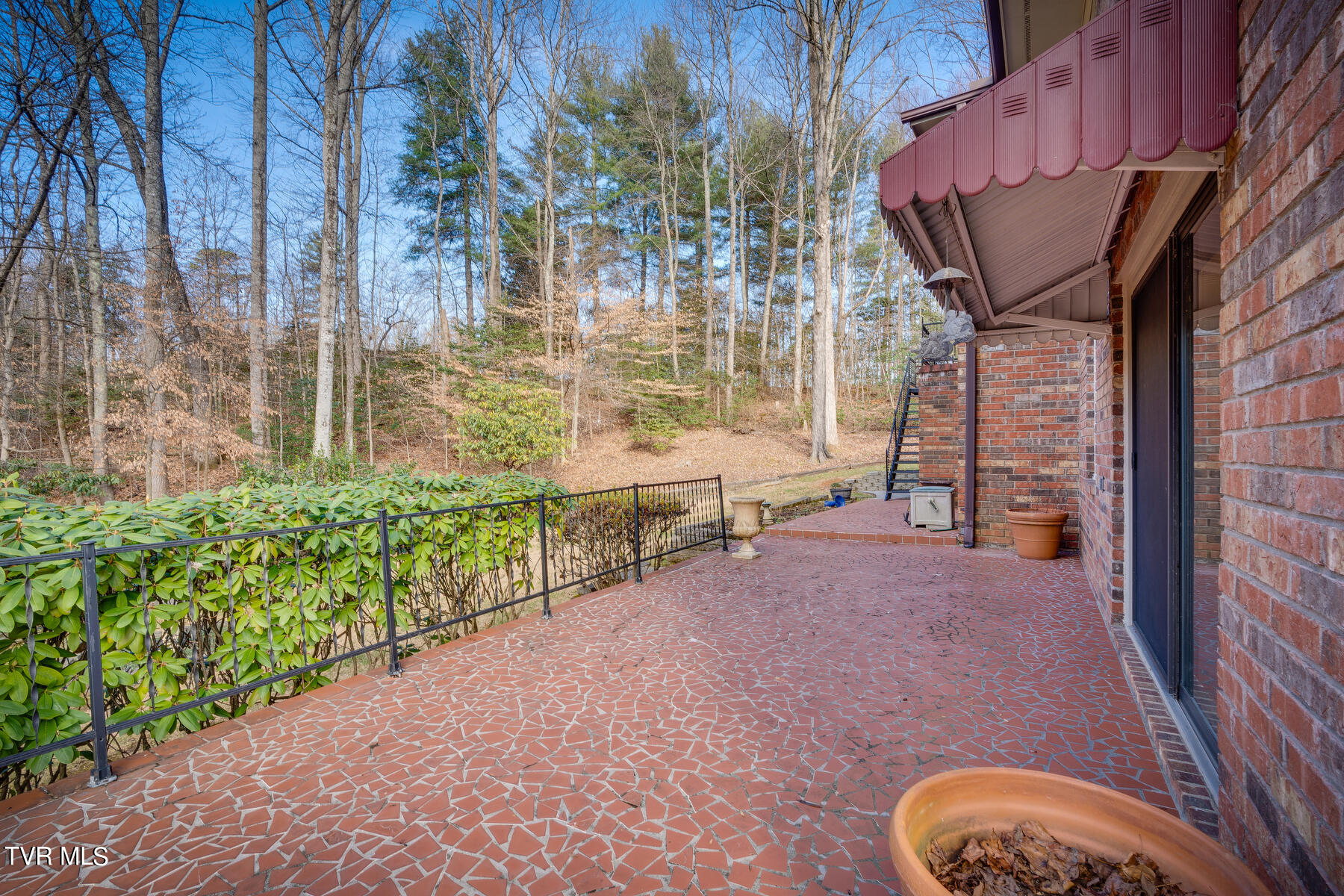 408 Robin Road Bristol, TN 37620 - Photo 36 of 42 036