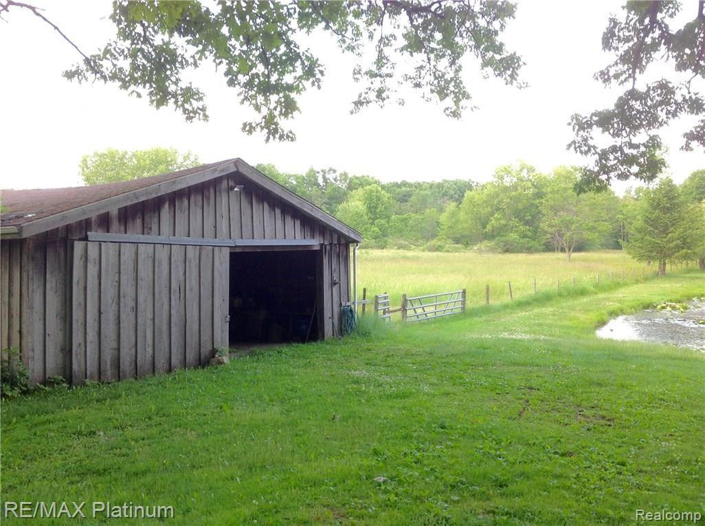 3771 Dorr Road Brighton, MI 48116 - Photo 21 of 28 Barn, pond & pasture