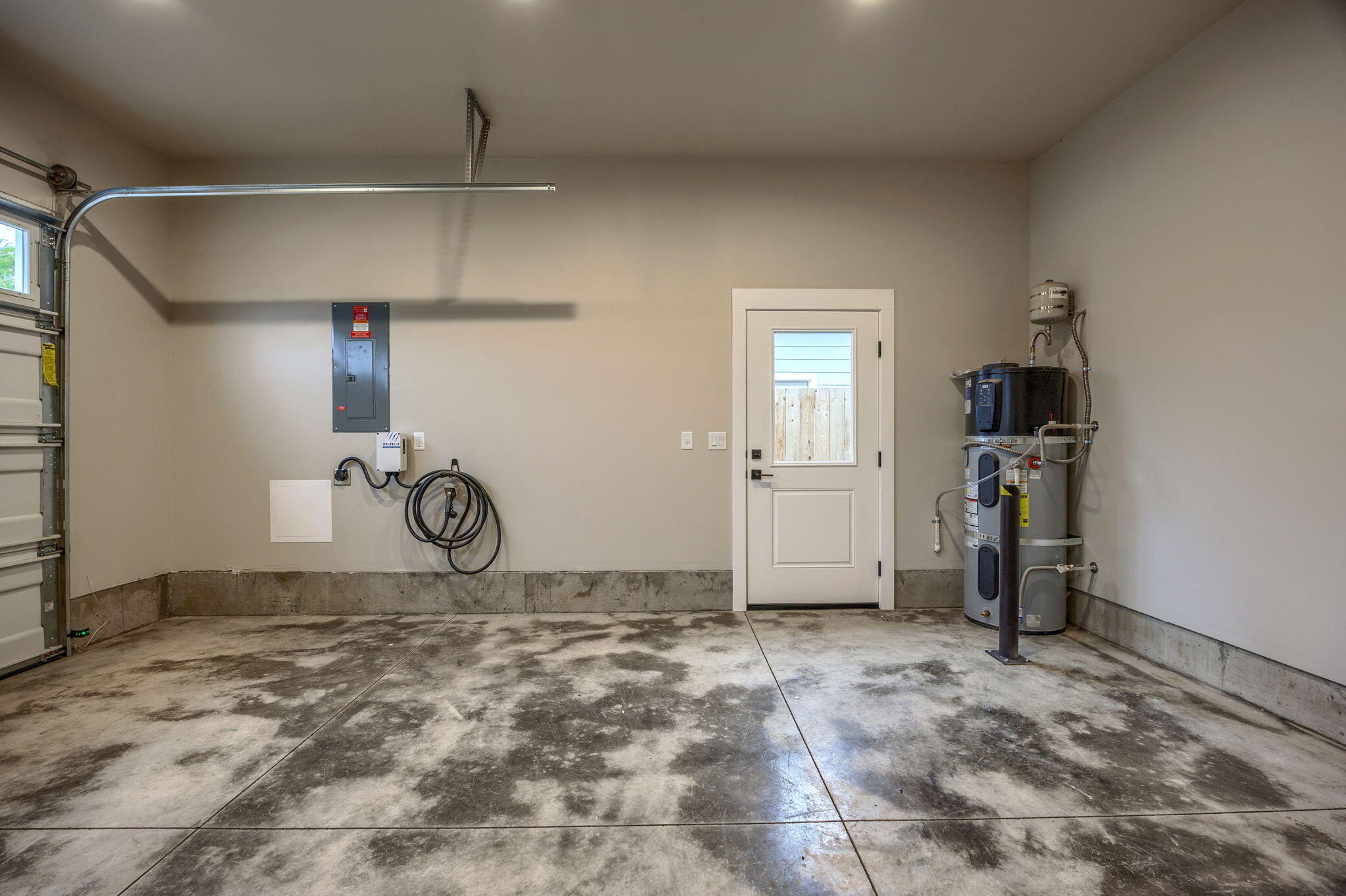 332 Randy Street Ashland, OR 97520 - Photo 35 of 41 Garage