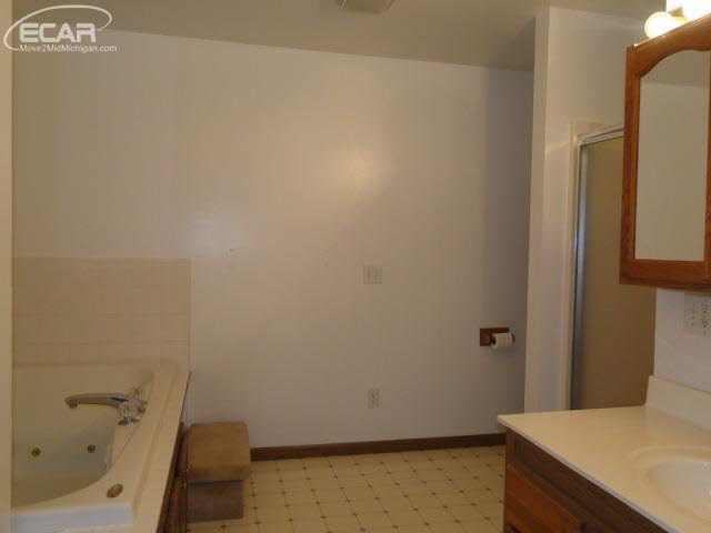 8380 Birch Run Road Millington, MI 48746 - Photo 14 of 35 21319051-13.JPG