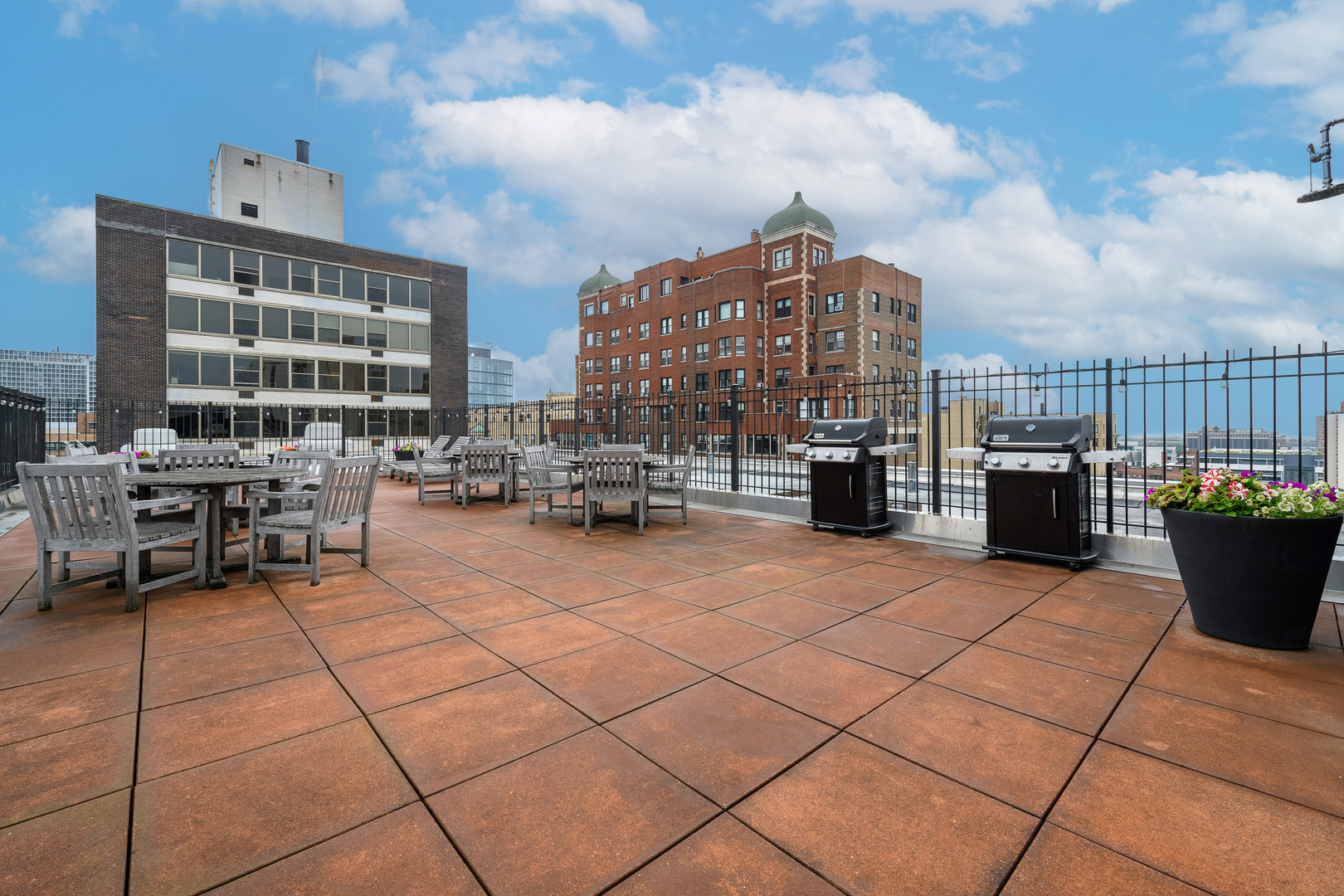 3033 North Sheridan Road, Unit M2 Chicago, IL 60657 - Photo 17 of 19 Gallery Image 17