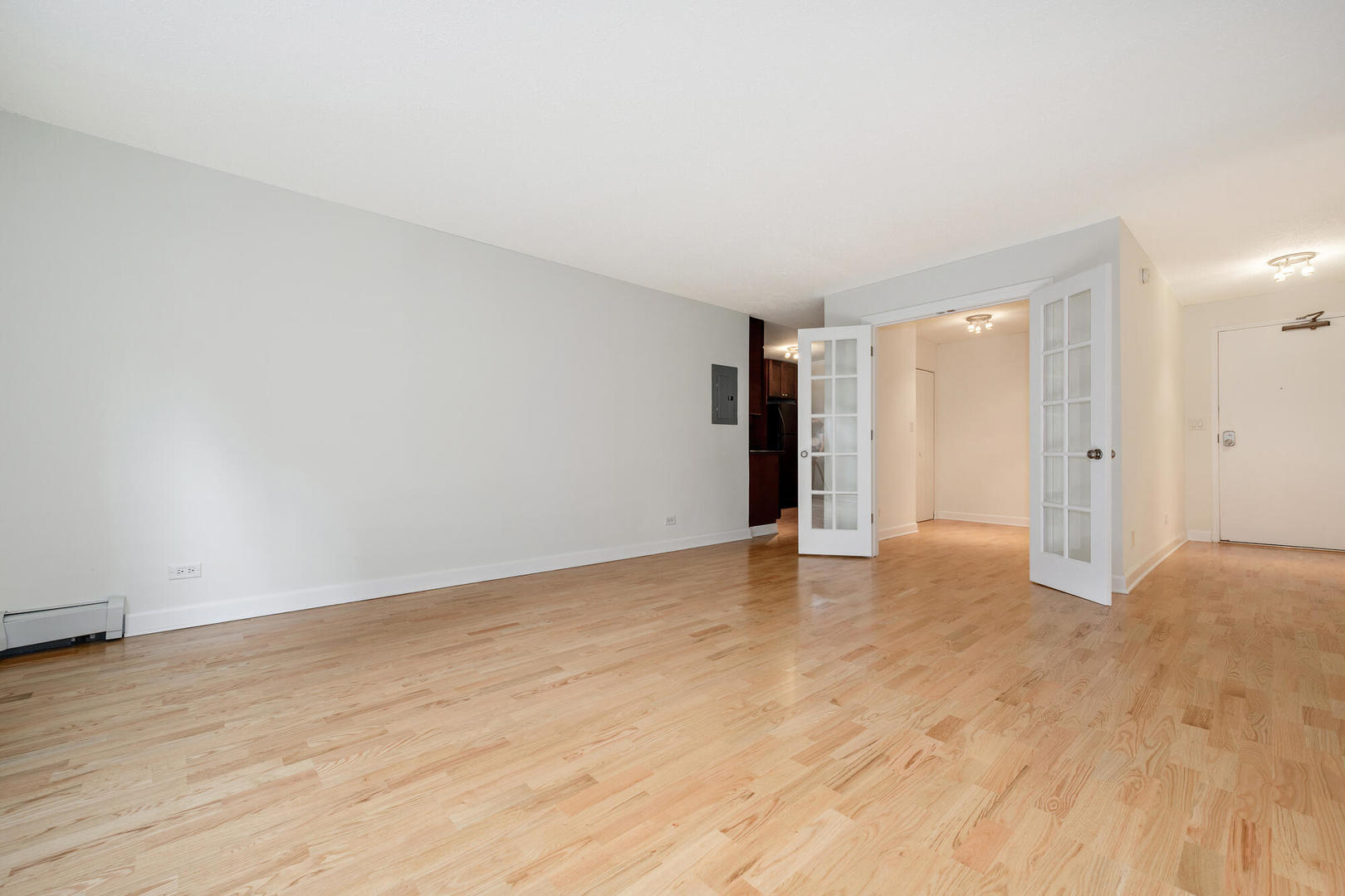 3033 North Sheridan Road, Unit M2 Chicago, IL 60657 - Photo 5 of 19 Gallery Image 5