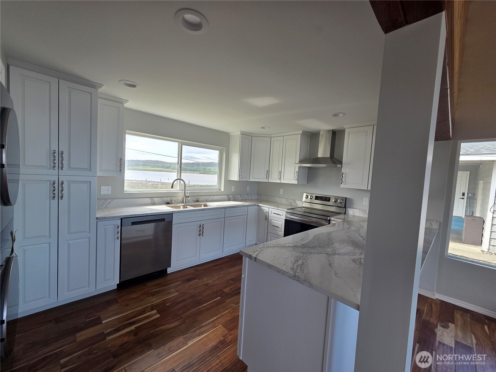 2629 West Beach Road Oak Harbor, WA 98277 - Photo 11 of 18