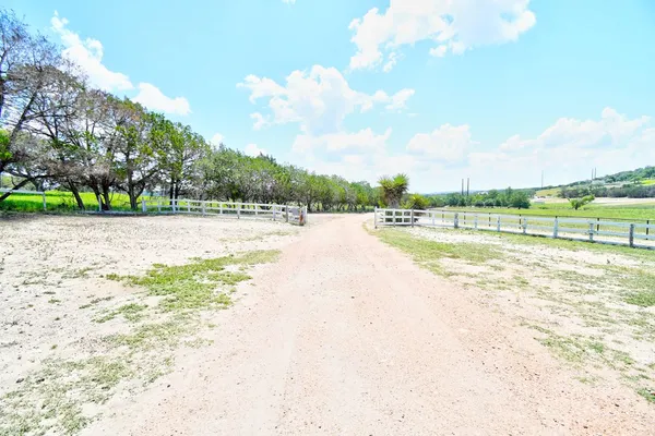 $2,000 | 155 B Nimitz Road, Kerrville, TX 78028
