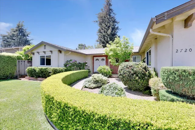 a view of house with outdoor space