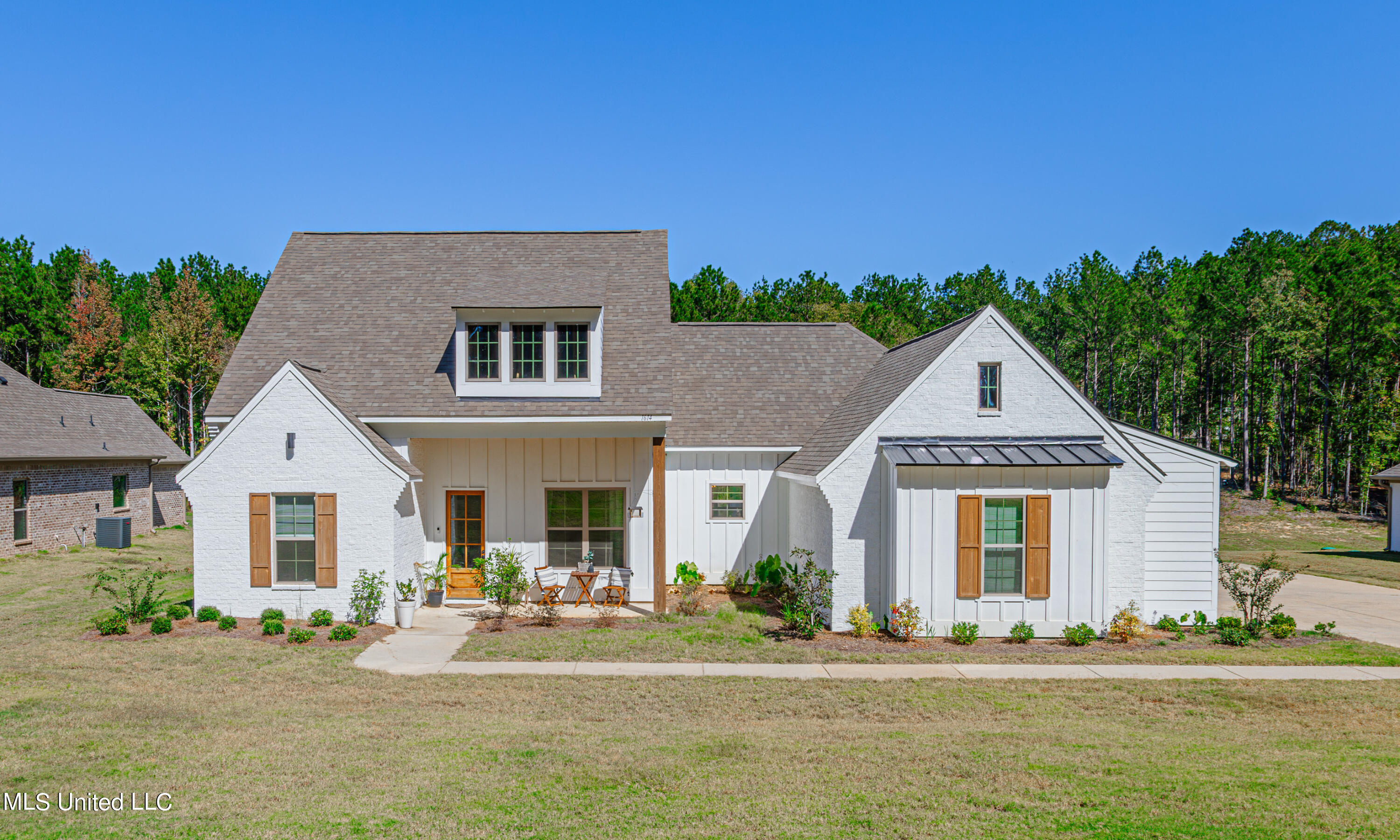 1614 Old Lake Road Brandon, MS 39042 - Photo 1 of 58 1R4A5000-Enhanced-NR