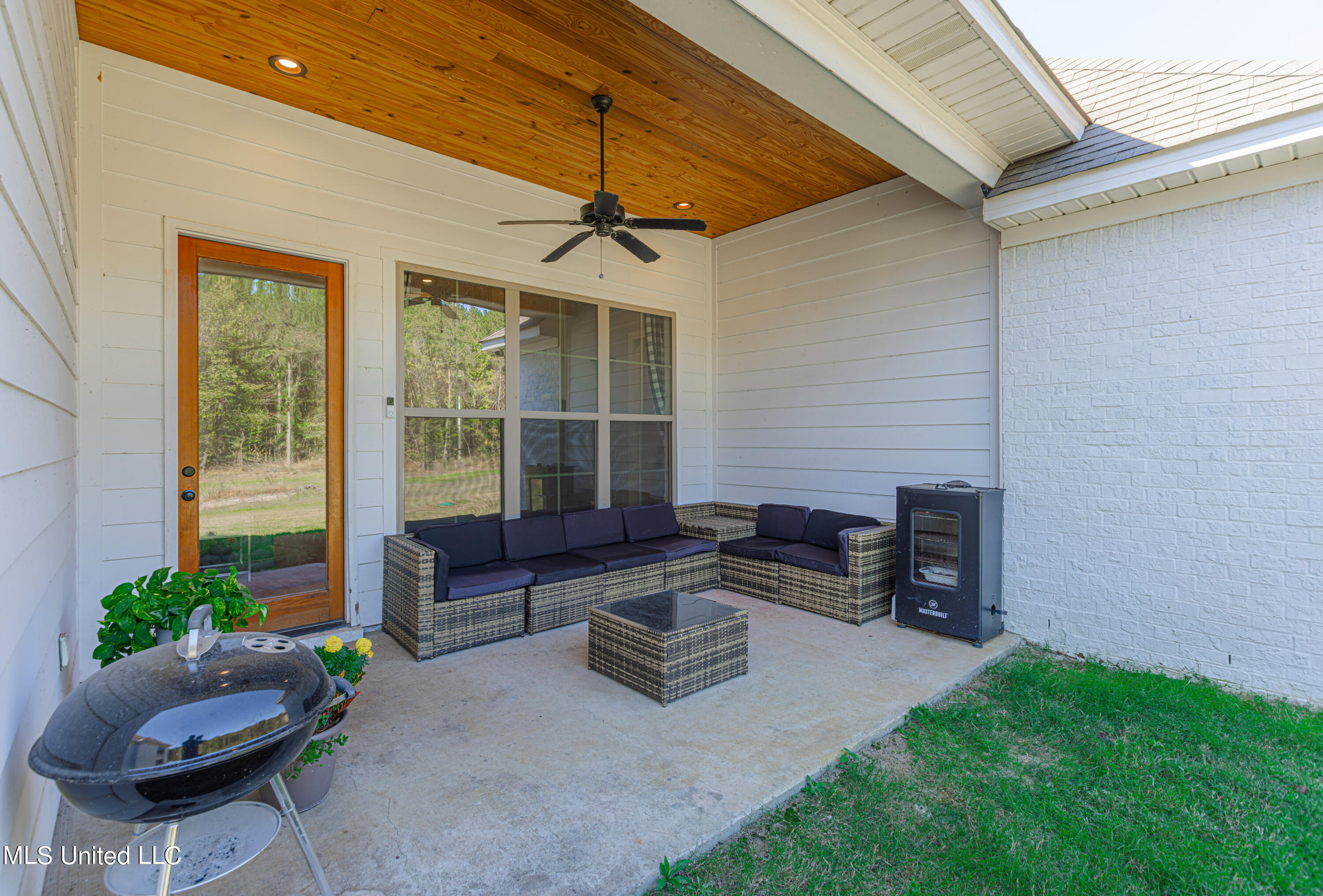 1614 Old Lake Road Brandon, MS 39042 - Photo 51 of 58 1R4A5007-Enhanced-NR