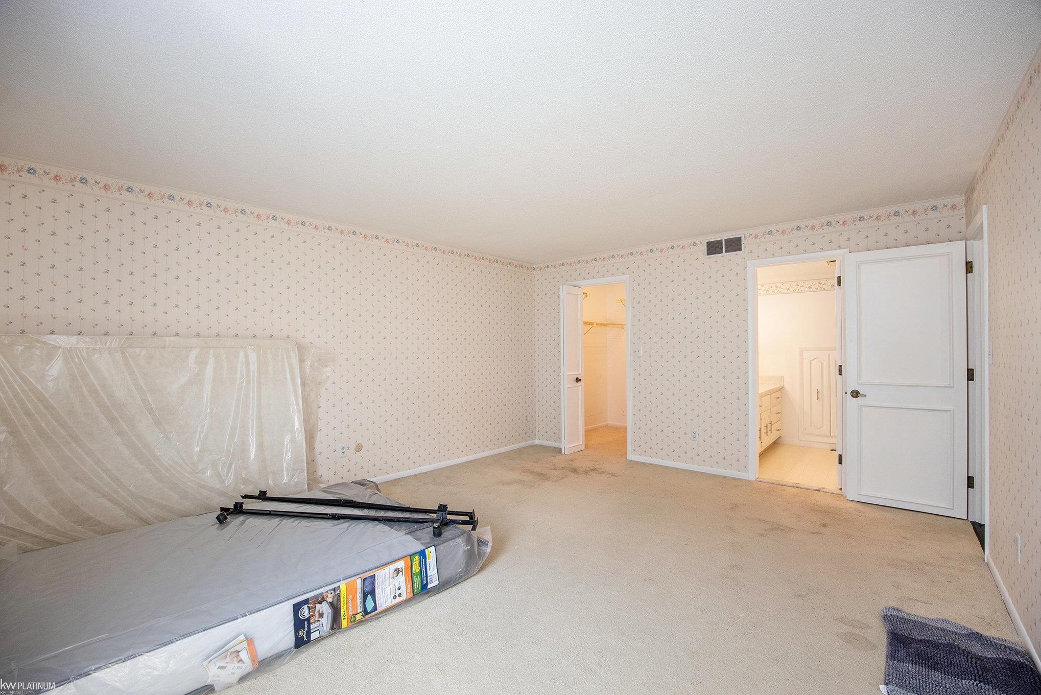 4510 Lakeshore Road Fort Gratiot, MI 48059 - Photo 12 of 22 50184786-3e7cabb6-e6db-4b7d-a7bd-e87dd7682597.JPG