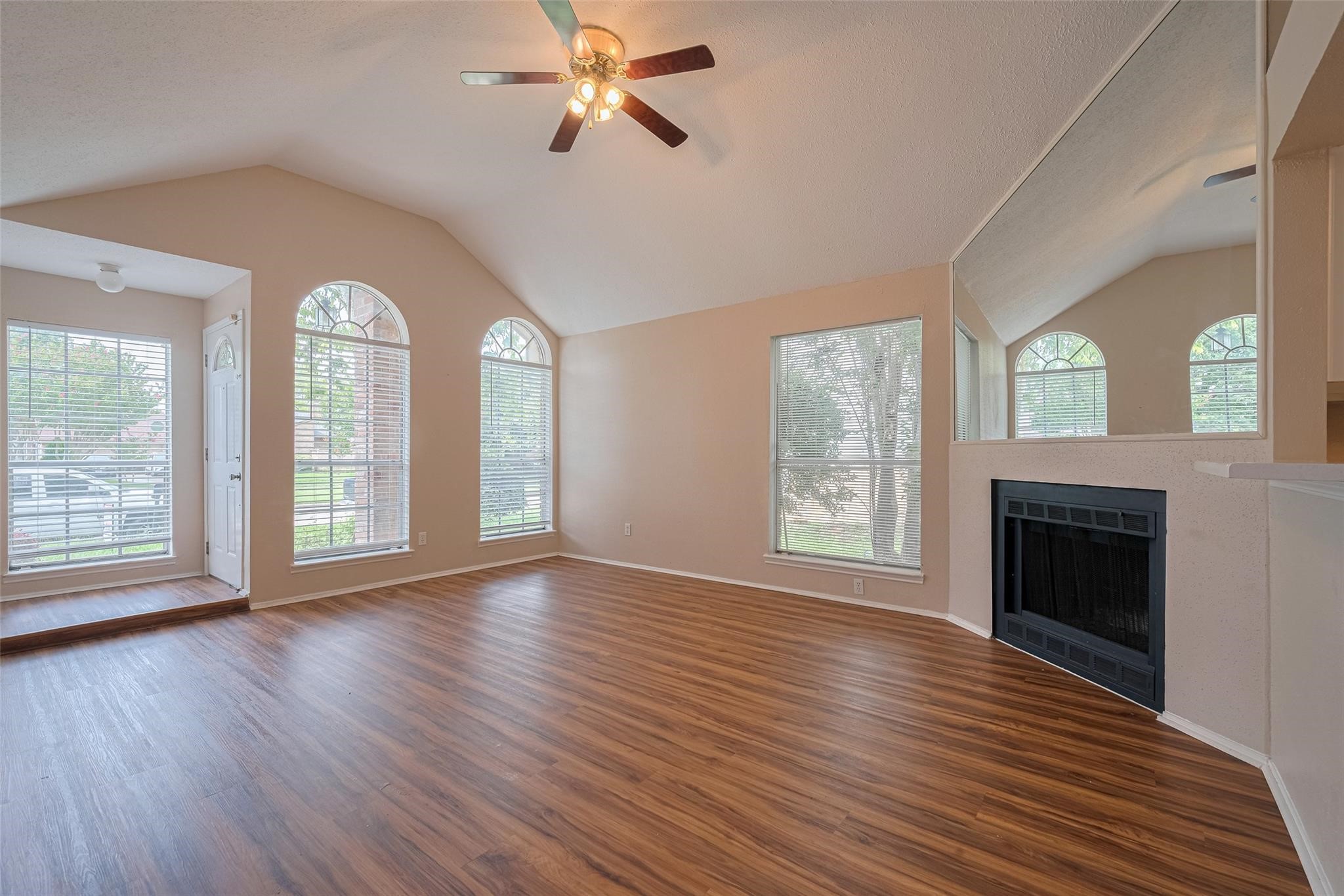 15827 Beechnut Street Houston, TX 77083 - Photo 5 of 16