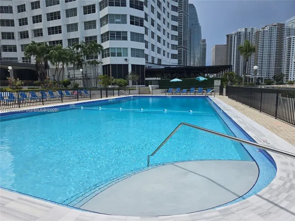 $3,550 | 999 Brickell Bay Drive, Unit 710, Miami, FL 33131