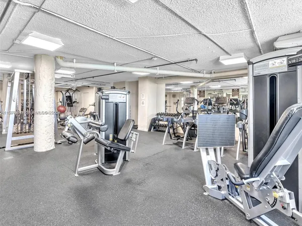 $3,550 | 999 Brickell Bay Drive, Unit 710, Miami, FL 33131