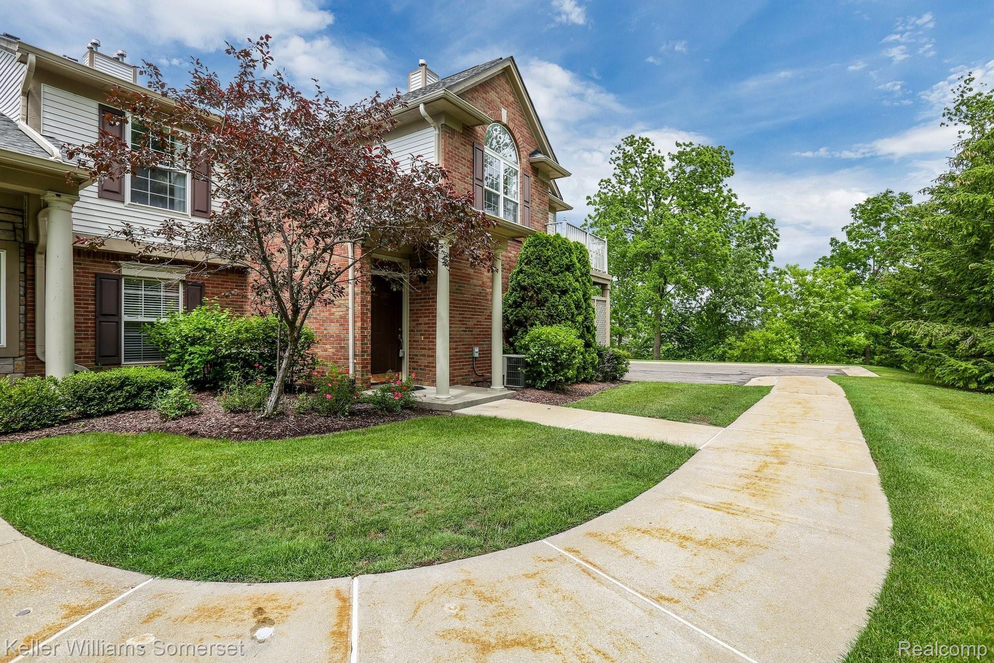 3387 Tremonte Circle Rochester, MI 48306 - Photo 3 of 34 2-web-or-mls-3387 Tremonte Circle South0029.jpg