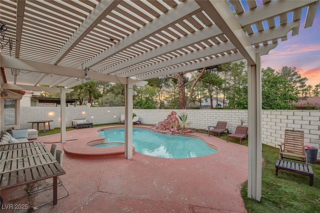 9028 Cypress Point Road Las Vegas, NV 89117 - Photo 5 of 46