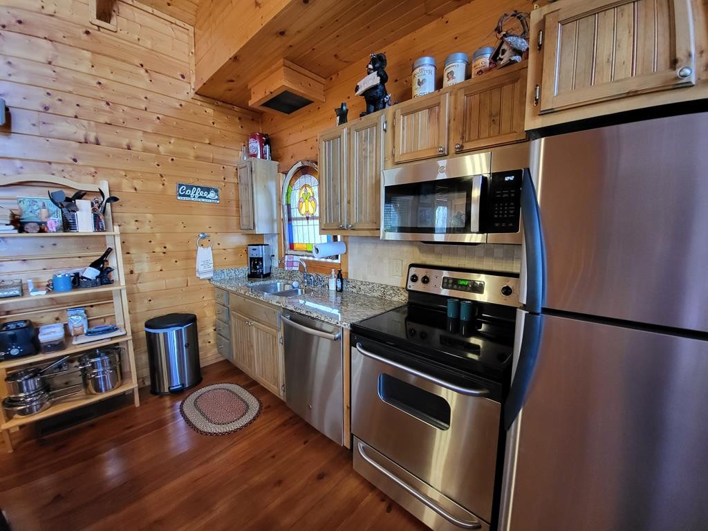 2424 Walnut Ridge Way, Unit THEREALMCCOY Sevierville, TN 37862 - Photo 13 of 42 Gallery Image 13