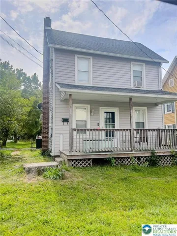 $1,800 | 21 West 3rd Street, Wind Gap, PA 18091