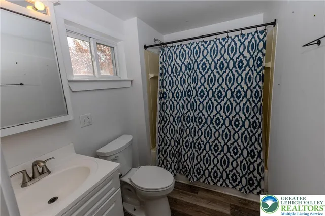 $1,800 | 21 West 3rd Street, Wind Gap, PA 18091