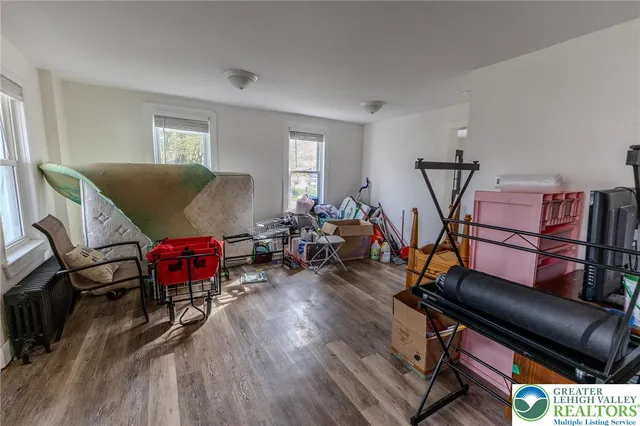 $1,800 | 21 West 3rd Street, Wind Gap, PA 18091