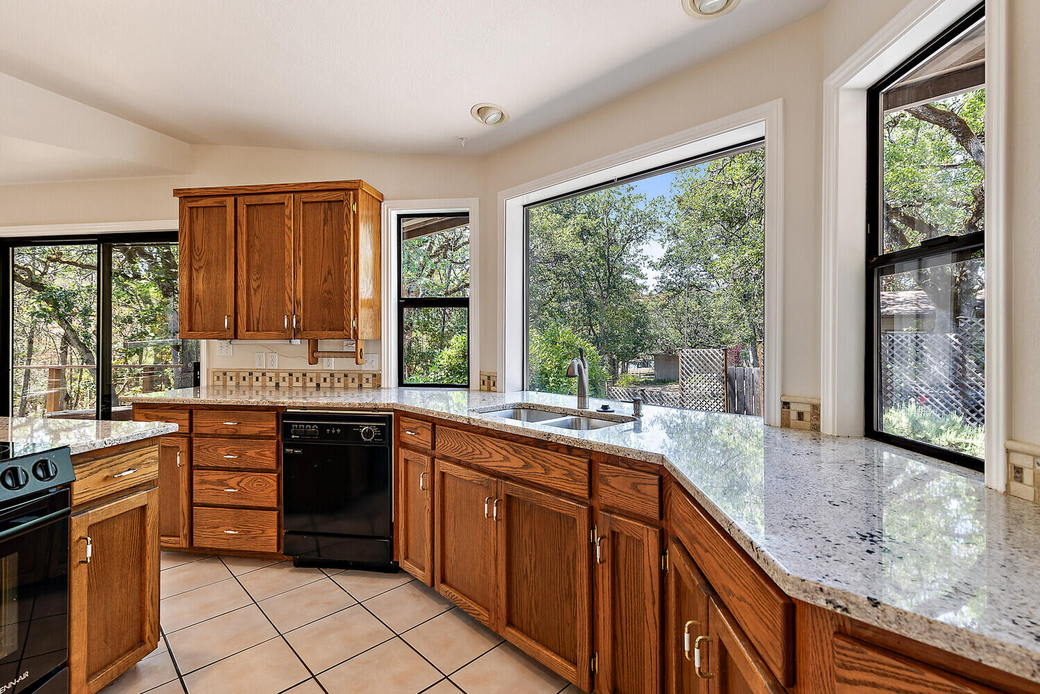 85 Anna Laura Road Jacksonville, OR 97530 - Photo 18 of 60