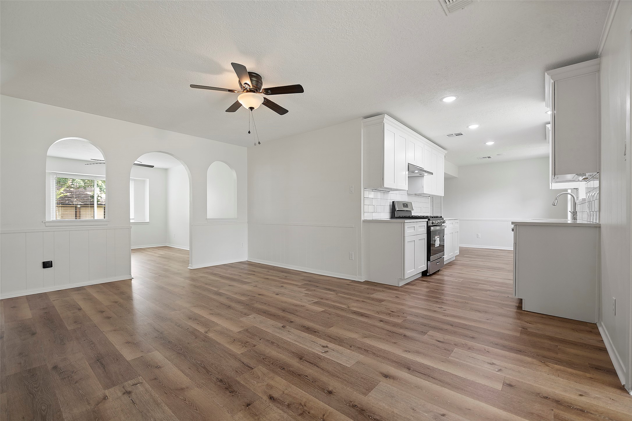 10642 Mayfield Road Houston, TX 77043 - Photo 15 of 40 Gallery Image 15