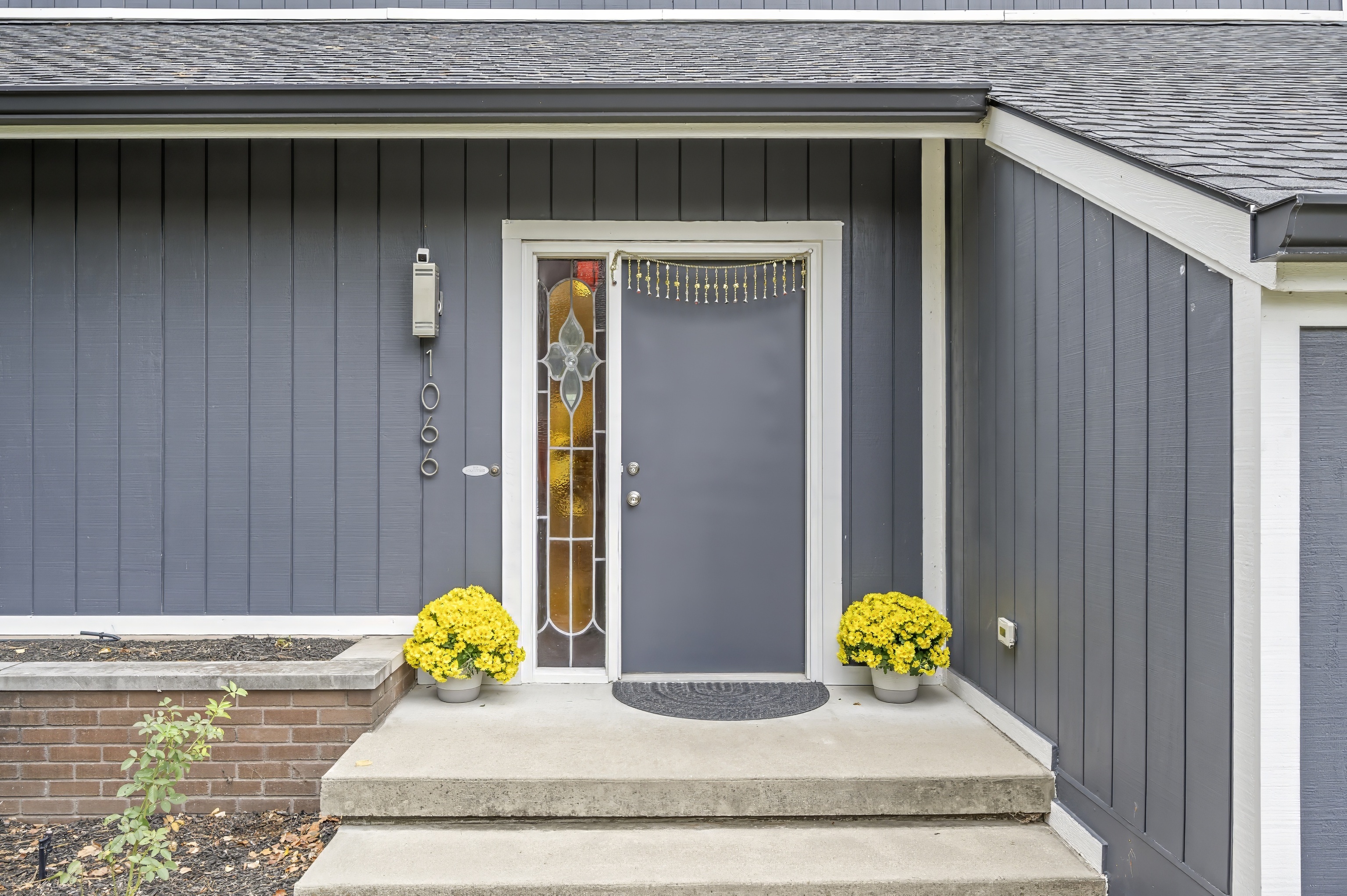 1066 Goldfinch Road Columbus, IN 47203 - Photo 4 of 72 Gallery Image 4