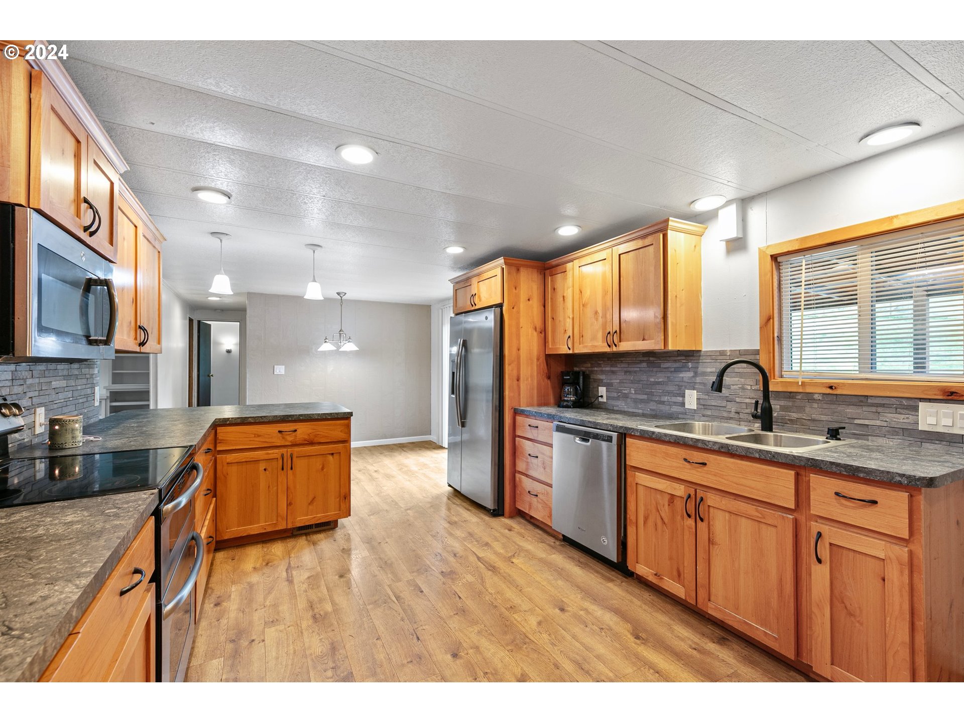 845 Drain Section Road Drain, OR 97435 - Photo 6 of 29 Gallery Image 6