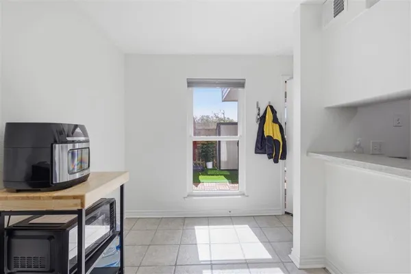 $95,000 | 1020 West McNeese Street, Unit 10B, Lake Charles, LA 70605