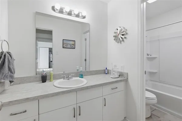 $95,000 | 1020 West McNeese Street, Unit 10B, Lake Charles, LA 70605
