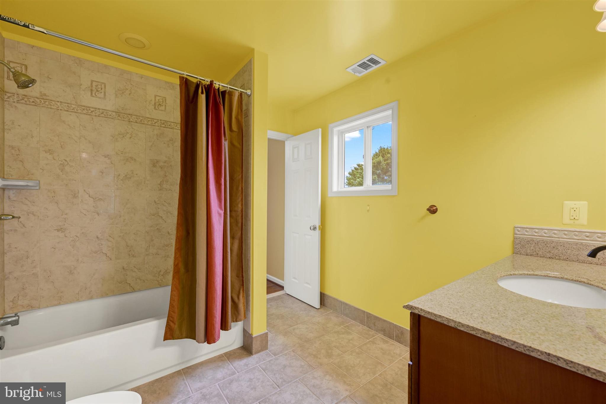 9600 Brookbend Road Baltimore, MD 21236 - Photo 15 of 49 2nd Level Primary Full Bath 2