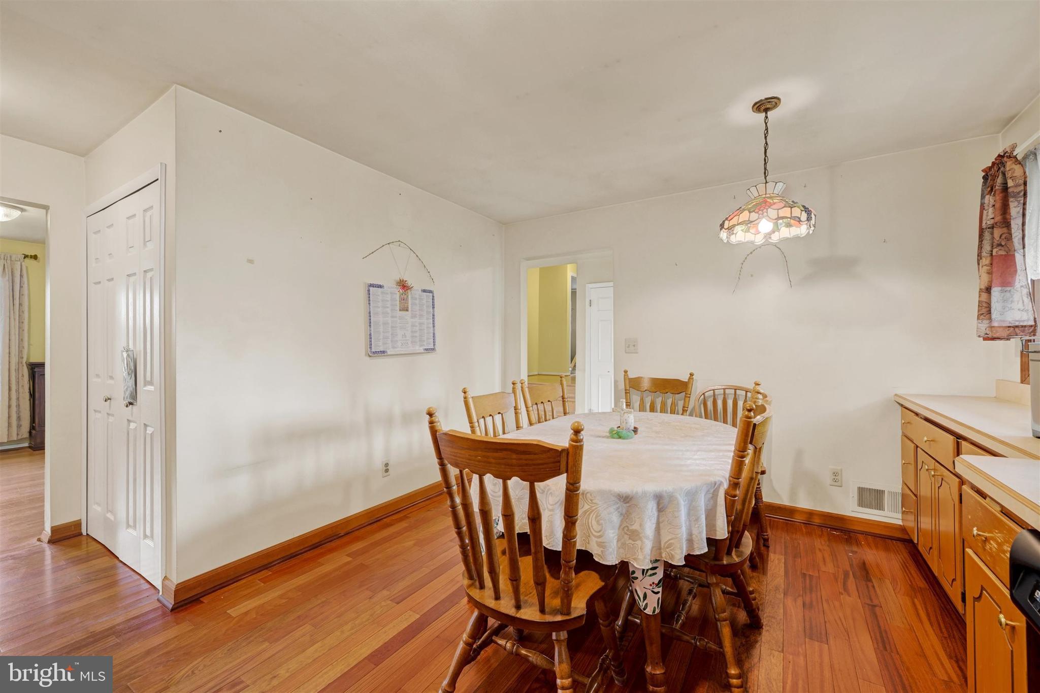 9600 Brookbend Road Baltimore, MD 21236 - Photo 24 of 49 Main Level Kitchen