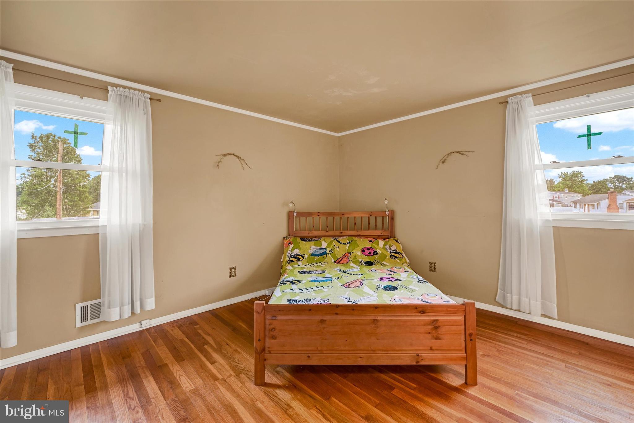 9600 Brookbend Road Baltimore, MD 21236 - Photo 27 of 49 First Upper-Level Primary Bedroom