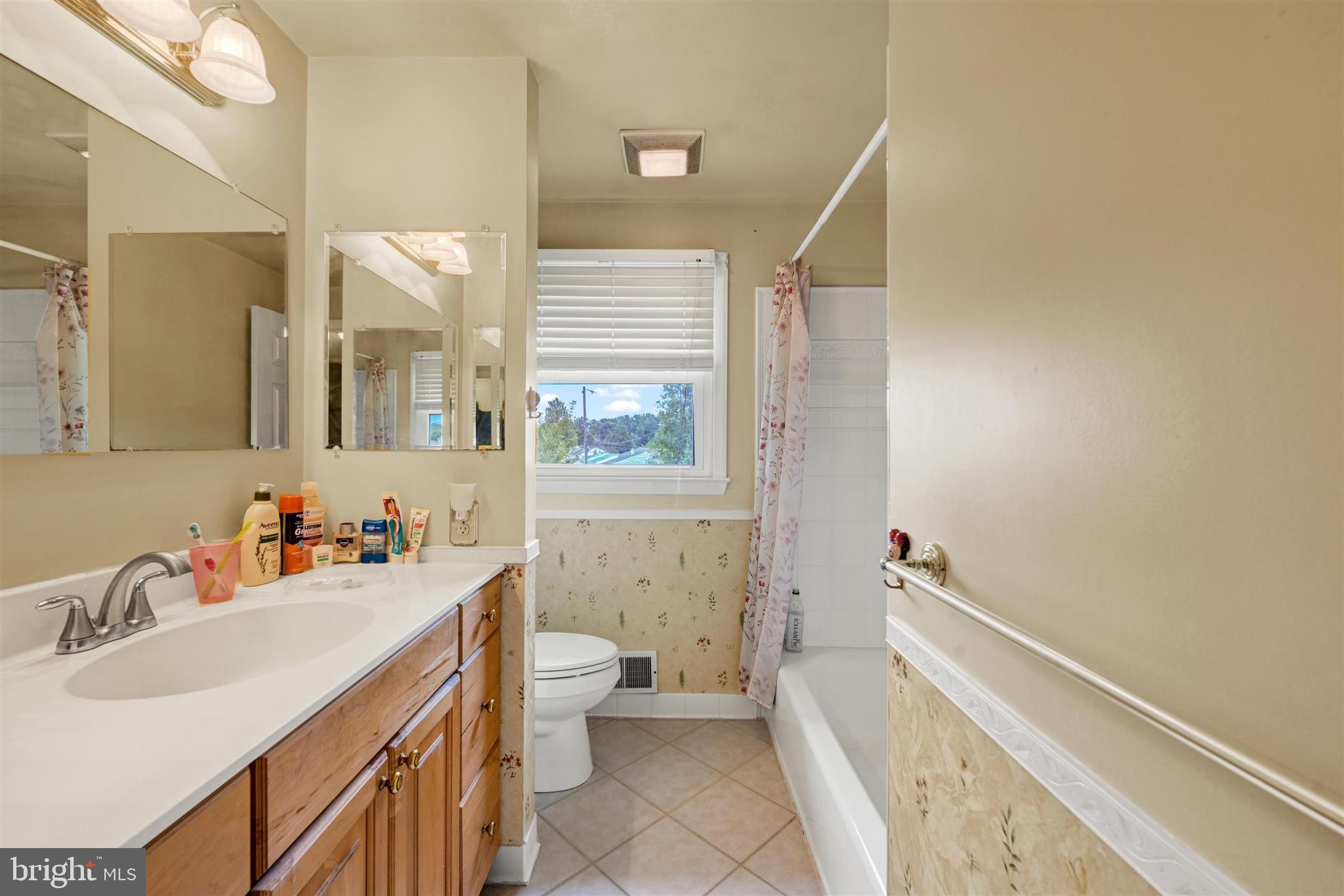 9600 Brookbend Road Baltimore, MD 21236 - Photo 32 of 49 First Upper-Level Full Bath