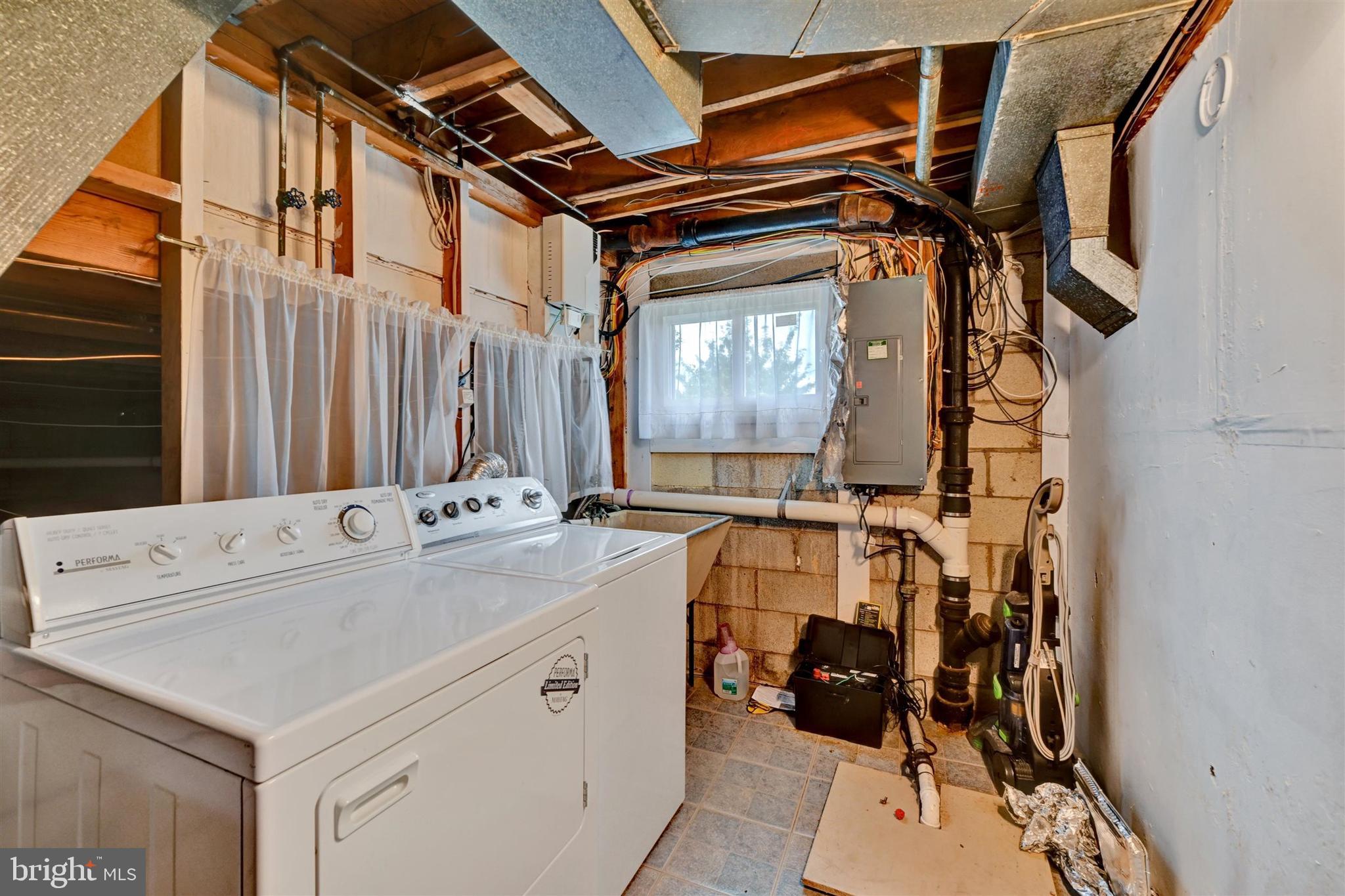 9600 Brookbend Road Baltimore, MD 21236 - Photo 36 of 49 Lower-Level Utility Room