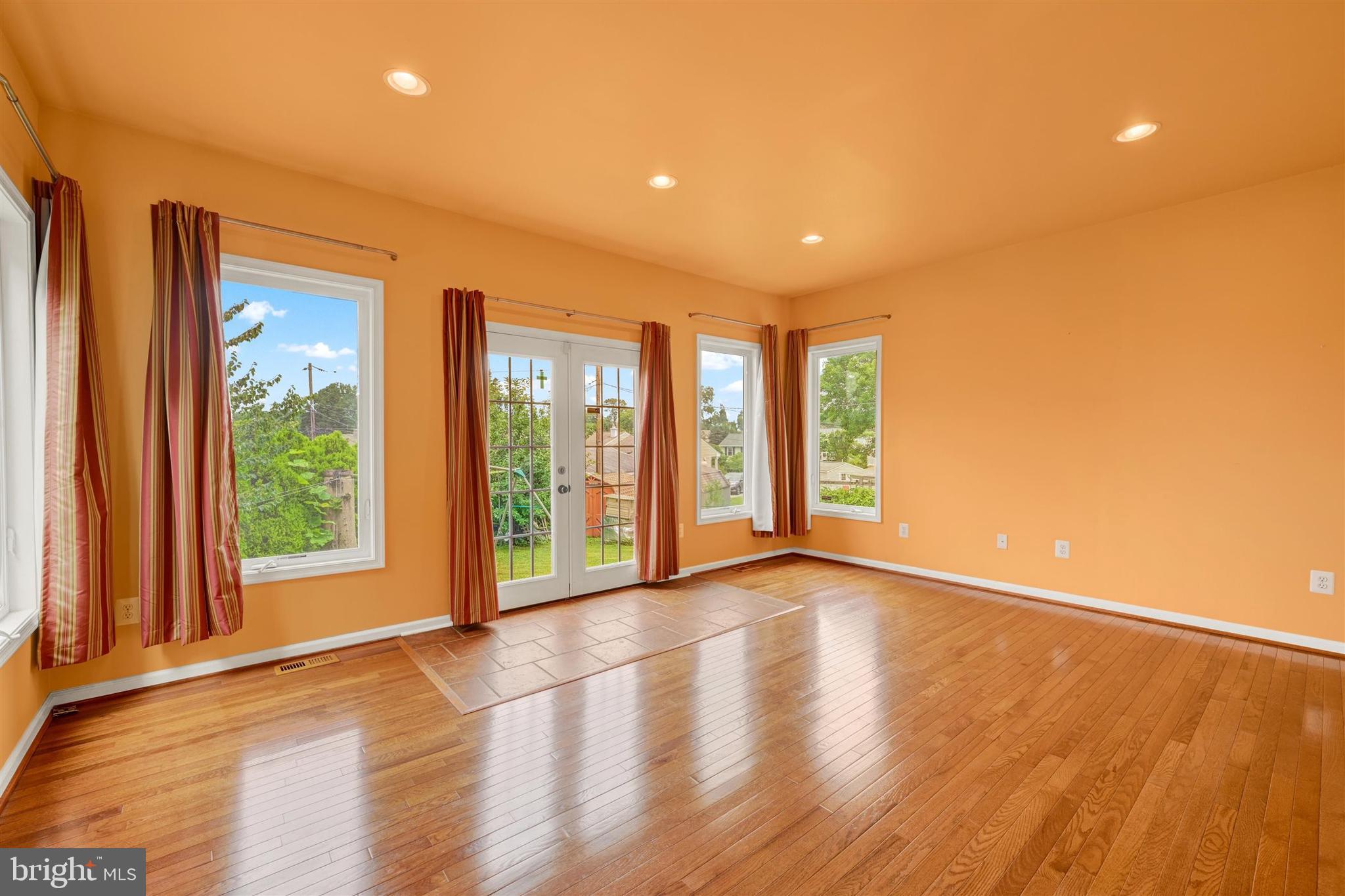 9600 Brookbend Road Baltimore, MD 21236 - Photo 7 of 49 Main Level Second Living Room