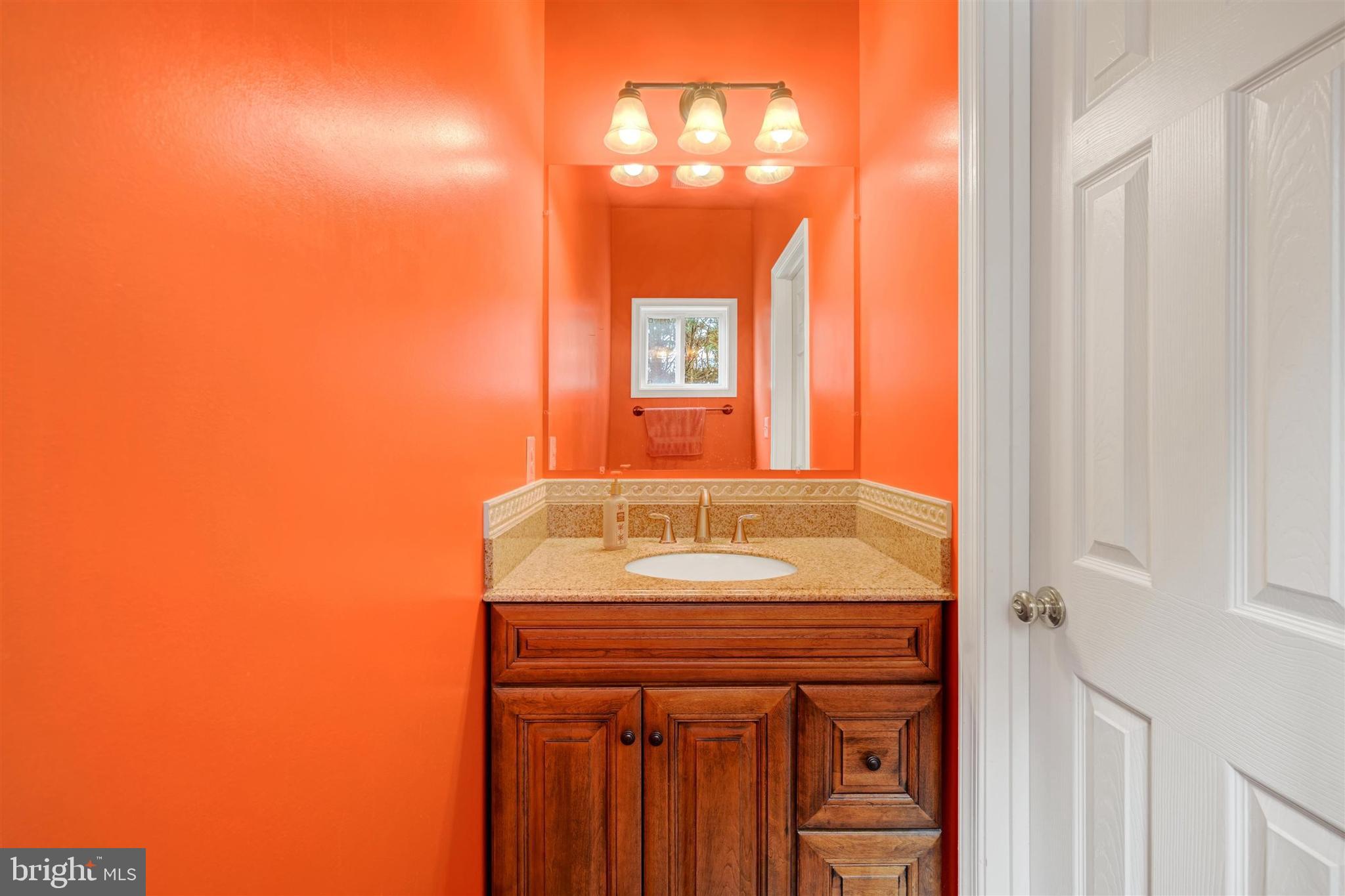 9600 Brookbend Road Baltimore, MD 21236 - Photo 9 of 49 Main Level Half Bath