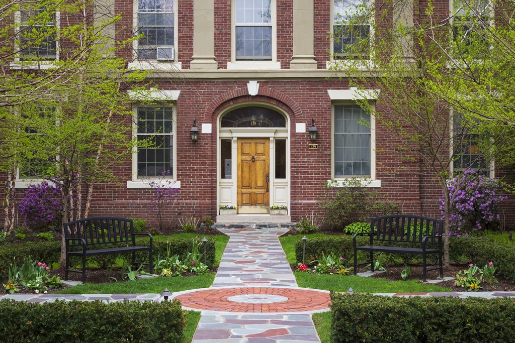 139 Beaconsfield Road, Unit 5 Brookline, MA 02445 - Photo 1 of 14 Gallery Image 1