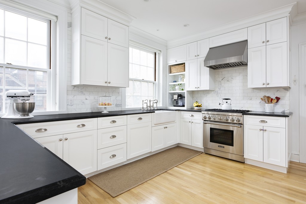 139 Beaconsfield Road, Unit 5 Brookline, MA 02445 - Photo 5 of 14 Gallery Image 5