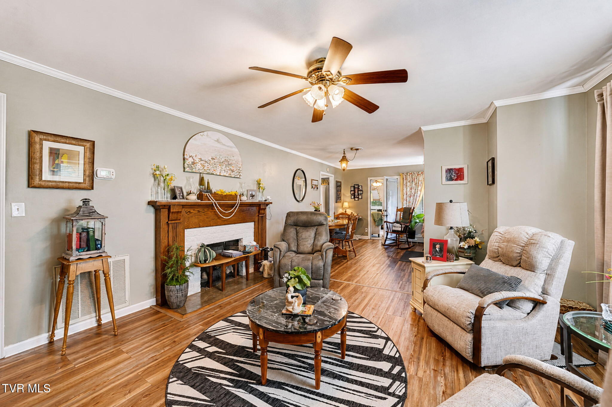 239 Gray Station Road Johnson City, TN 37615 - Photo 8 of 38 13-web-or-mls-1250 Secona Way-26