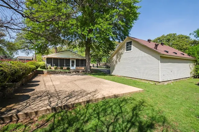 $439,500 | 818 Westbrook Drive, Irving, TX 75060