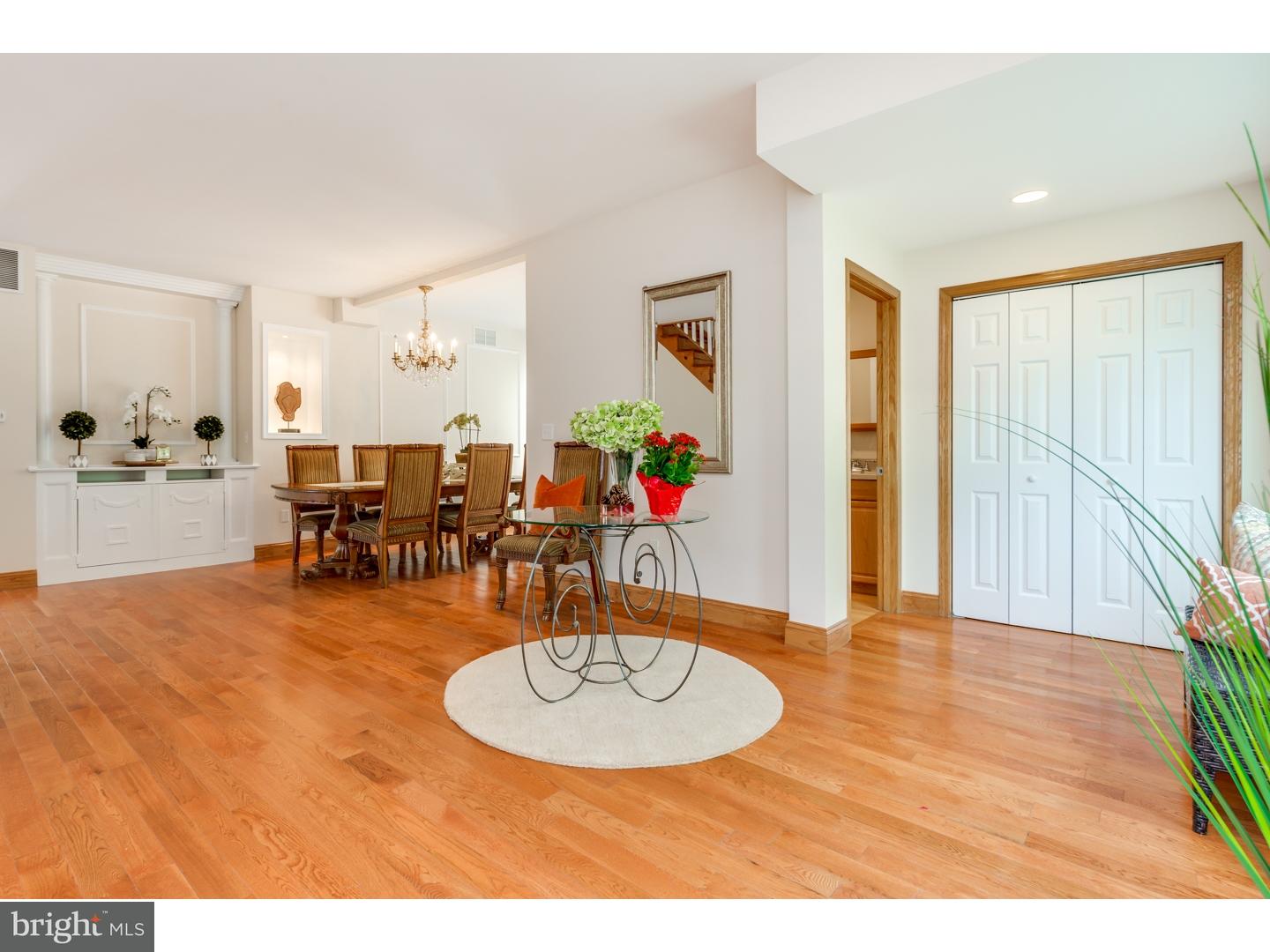 421 Warwick Road Magnolia, NJ 08049 - Photo 3 of 25