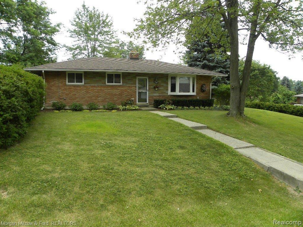 3563 Shaddick Road Waterford, MI 48328 - Photo 1 of 16 Front Exterior.jpg