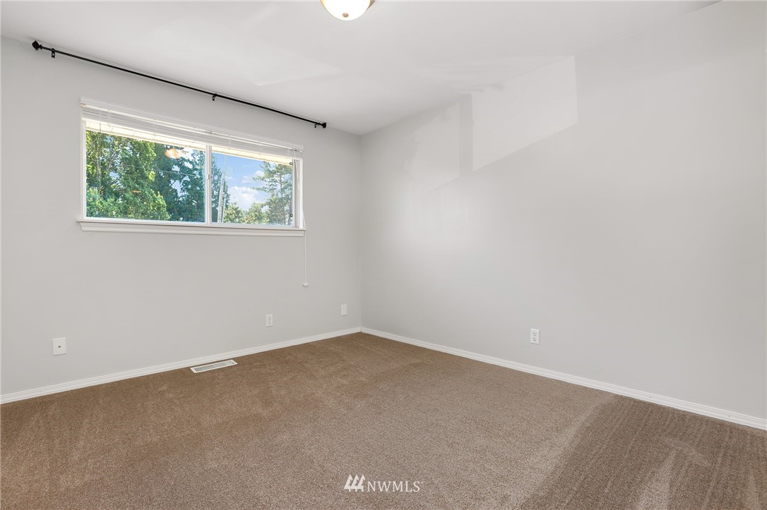 4004 Southeast 11th Street Renton, WA 98058 - Photo 15 of 25 Gallery Image 15