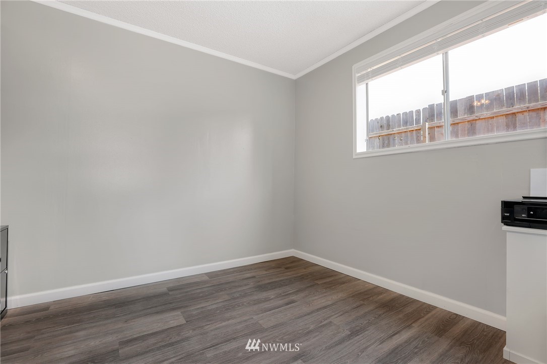 4004 Southeast 11th Street Renton, WA 98058 - Photo 19 of 25 Gallery Image 19
