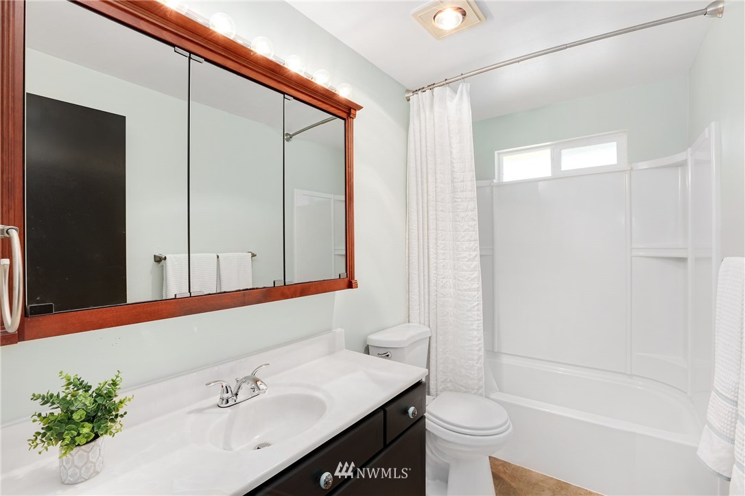 4004 Southeast 11th Street Renton, WA 98058 - Photo 10 of 25 Gallery Image 10