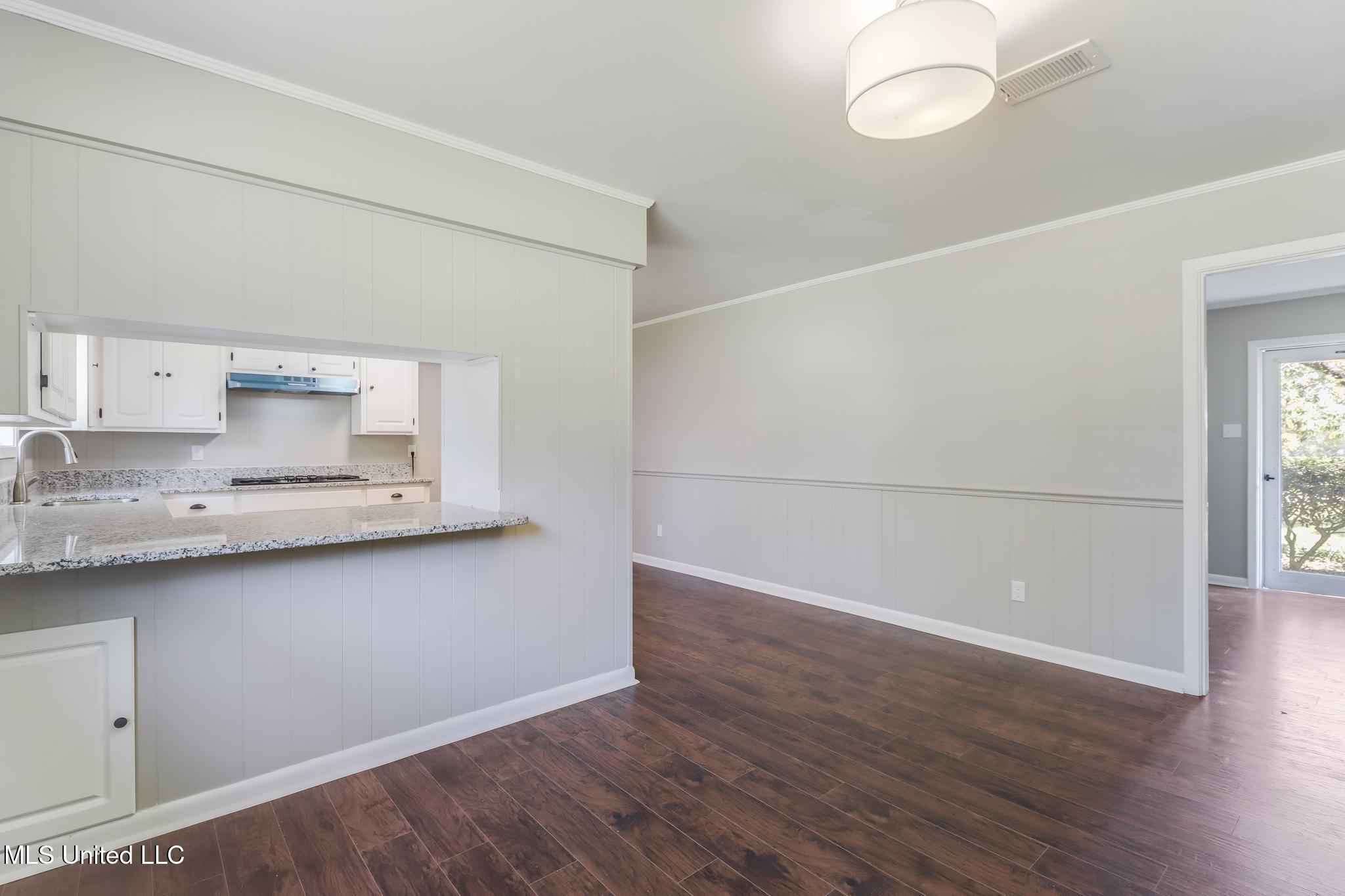 414 Pecan Boulevard Wiggins, MS 39577 - Photo 4 of 20 IMG_1483