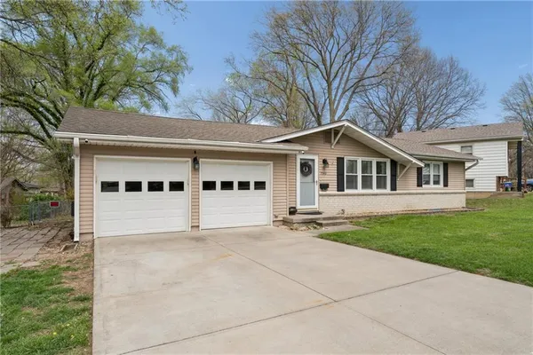 $299,900 | 7340 Goddard Drive, Shawnee, KS 66203
