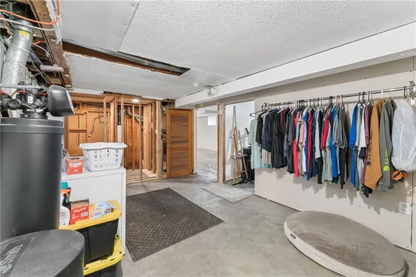 $299,900 | 7340 Goddard Drive, Shawnee, KS 66203